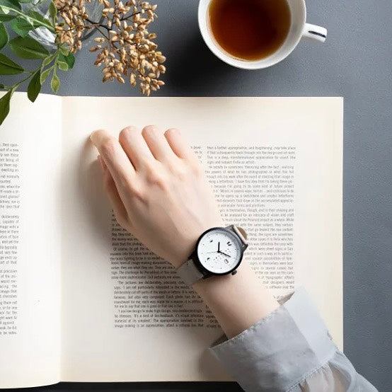 Unisex Calendar Watch 山系日期星期手錶