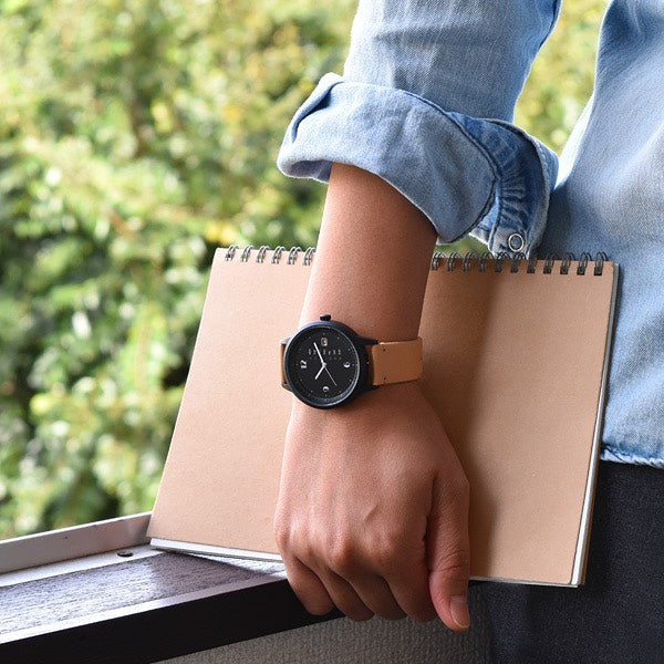 Unisex Calendar Watch 山系日期星期手錶